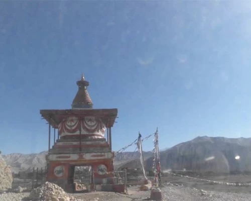 Chorten upper mustang nepal min