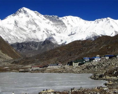 Gokyo lake trek via ebc
