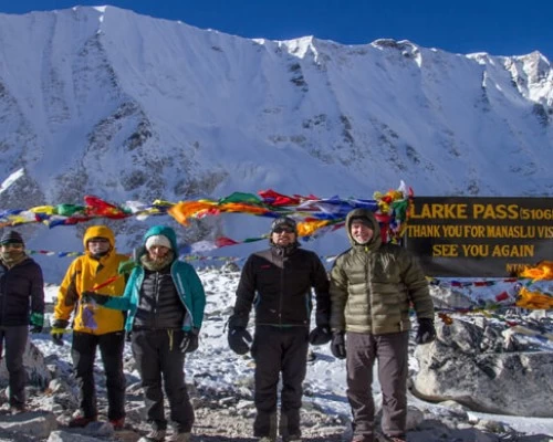 Larke pass manaslu circuit trek