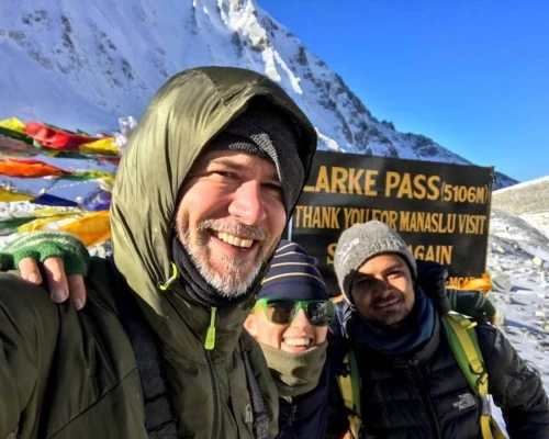 Larke pass manaslu trek