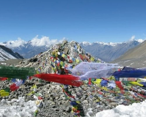 Thorong la pass trek min