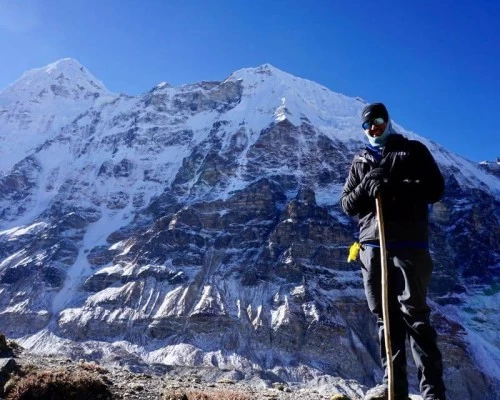 Trek to manaslu