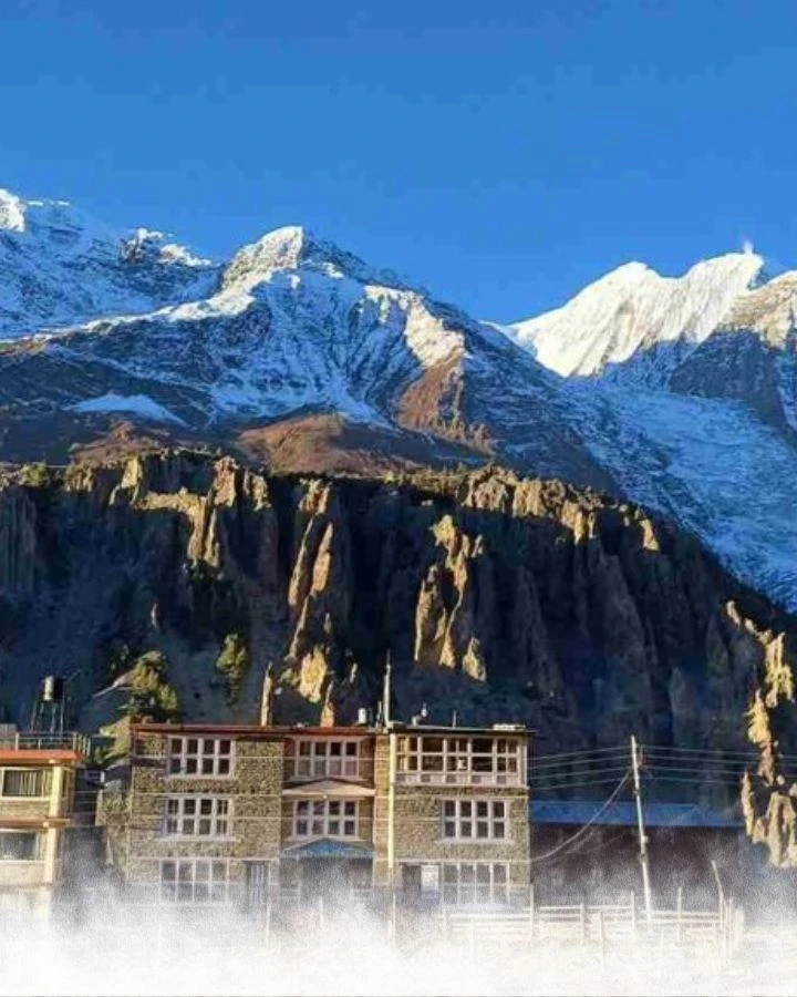 Trek from Upper Pisang to Manang